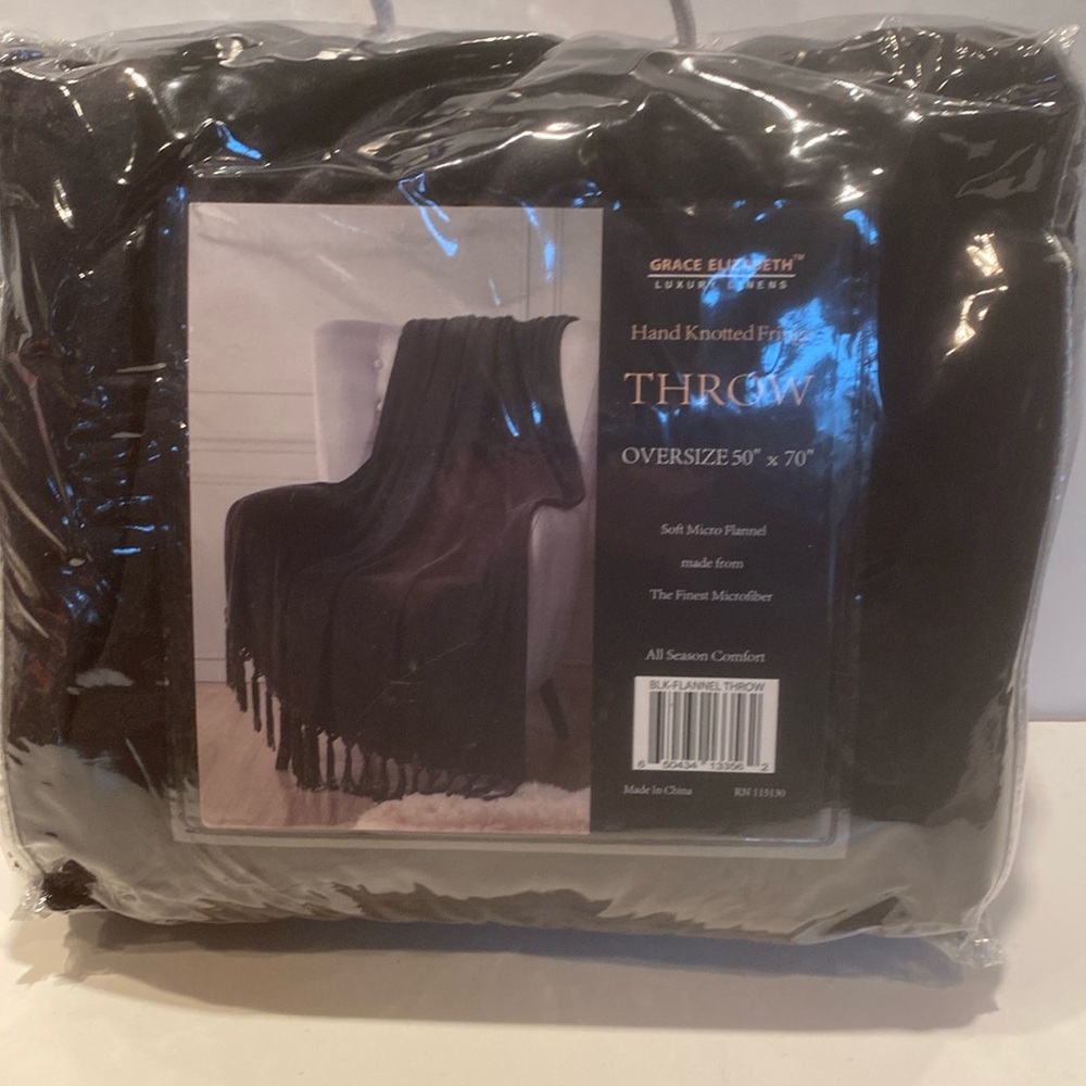 NIP Grace Elizabeth Luxury Linens Hand-Knotted Fringe Throw